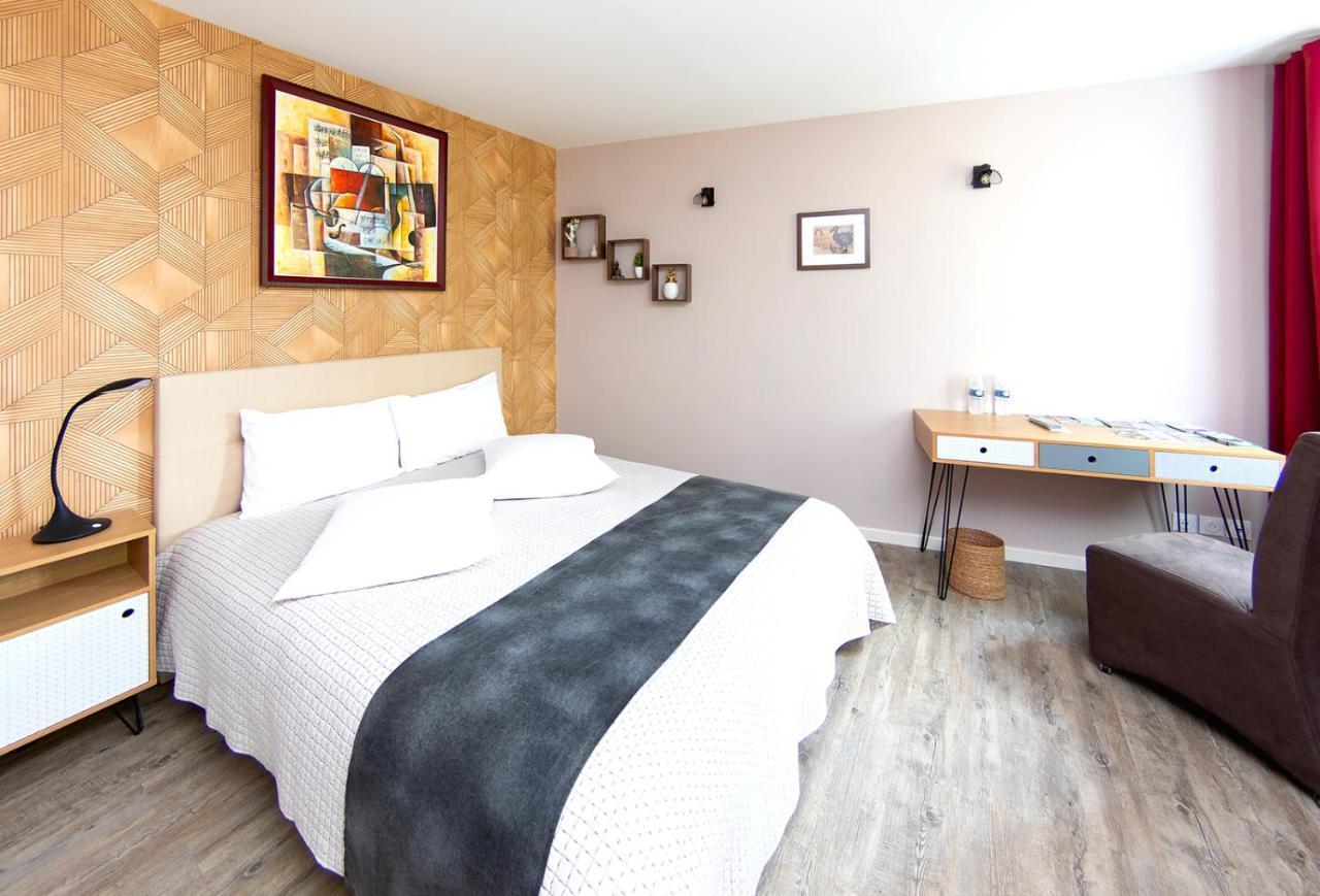 Le Relais De La Poste Hotel Gourdon-en-quercy Luaran gambar